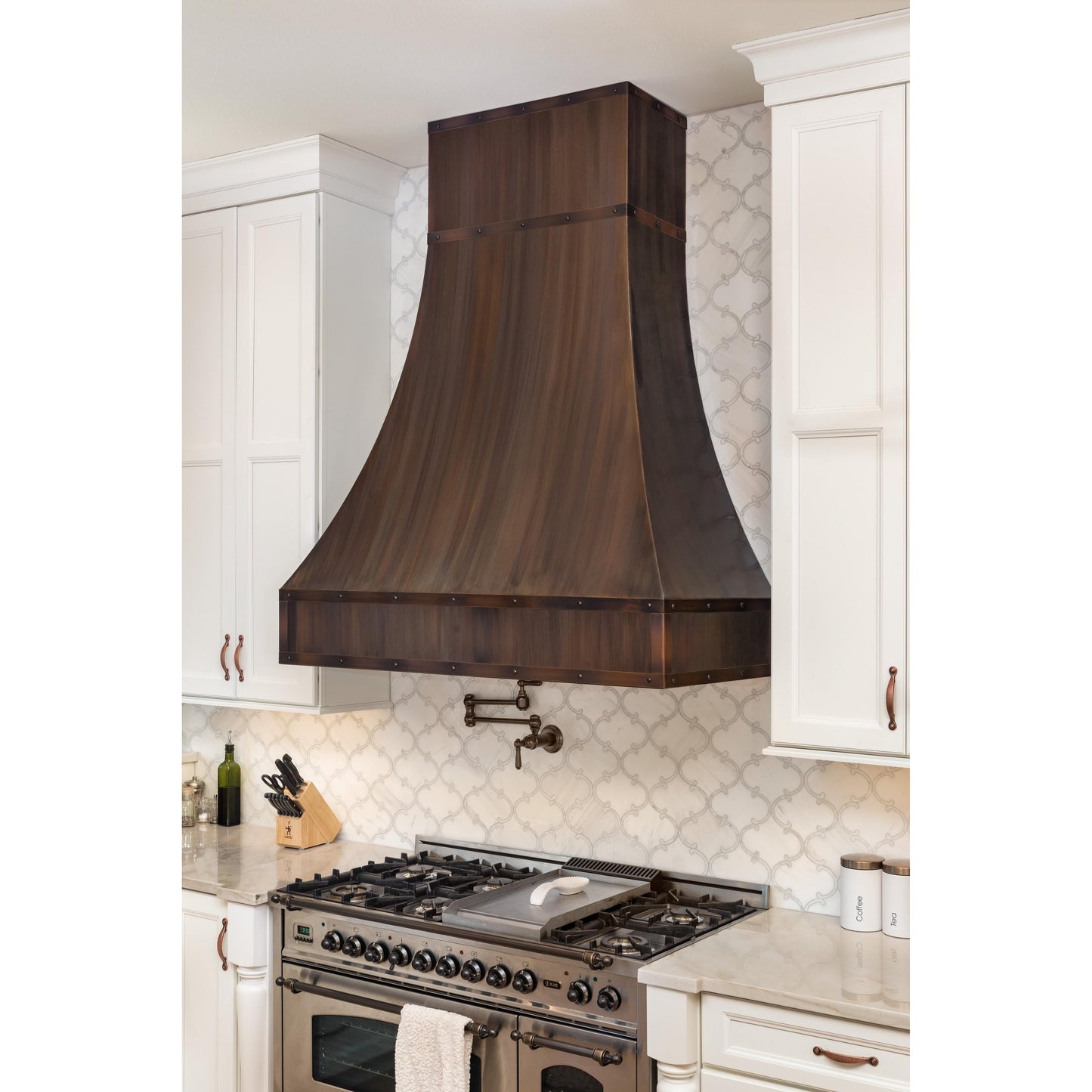 Elizabeth Concave Hood